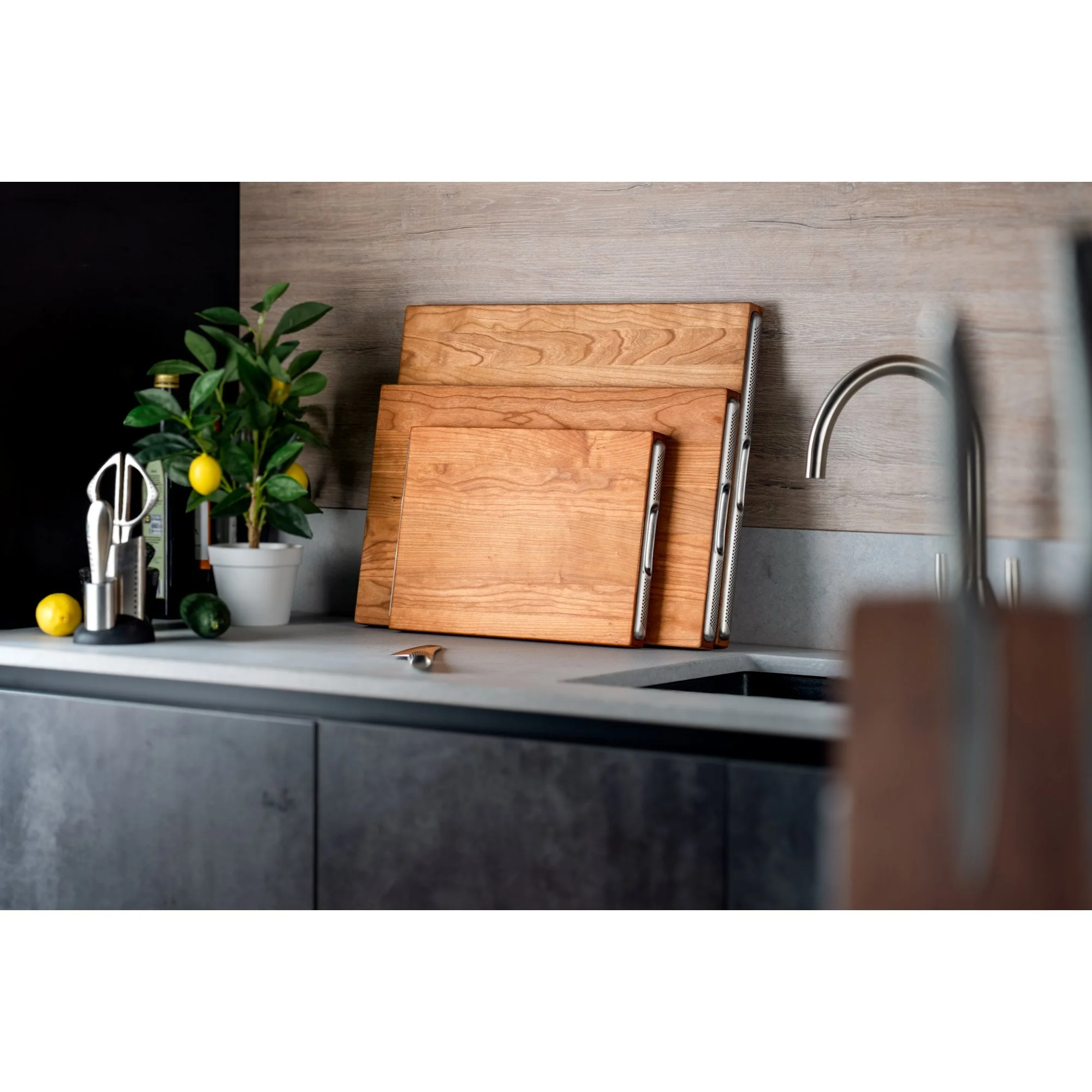 Global Cherry Wood Chopping Board, 35 x 25 cm - Image 4